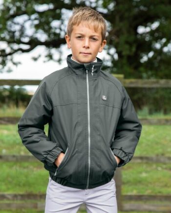 Grøn Ridejakke til Junior – Ideel til Unge Ryttere!