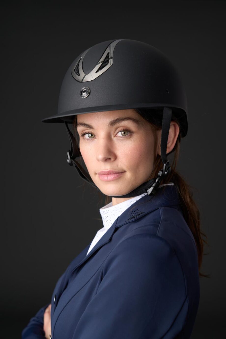 Equipage Titan Ridehjelm – Elegant Mat Sort Design
